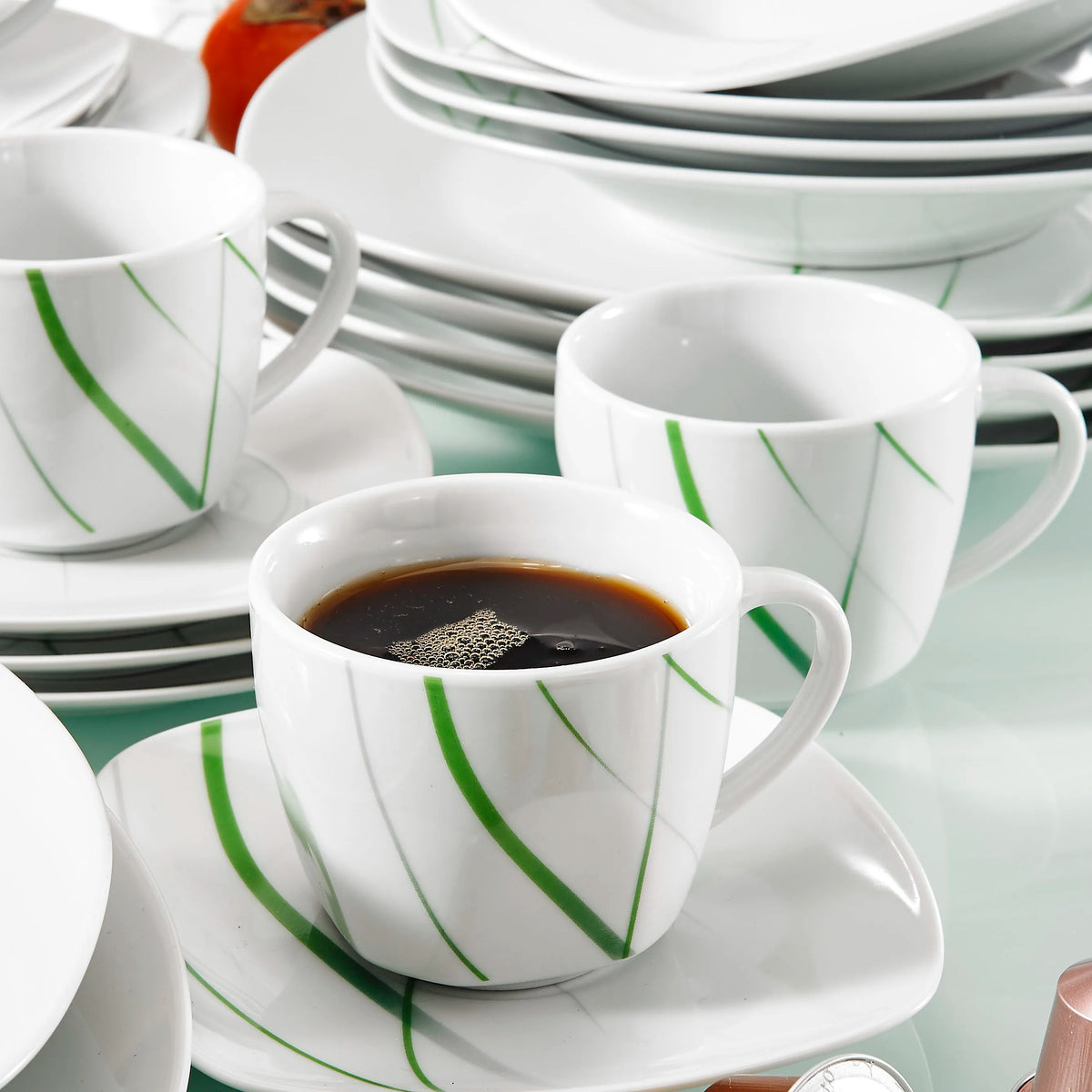 VEWEET Aviva Porcelain Dinnerware Set With Plates Cups And Saucers